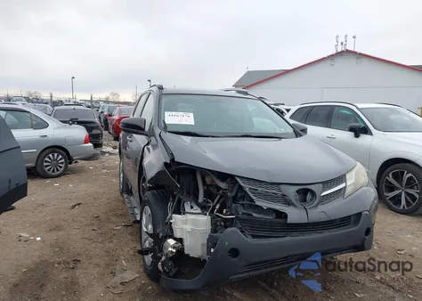 2013 Toyota Rav4 Le z USA, uszkodzony, nr VIN 2T3BFREVXDW081753